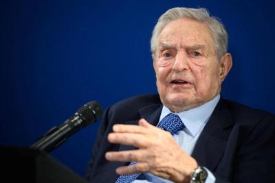 Công ty của George Soros rút dần khỏi các công ty xe điện