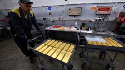 Vàng thế giới tăng nhẹ nhưng palladi rớt mốc 1,000 USD/oz