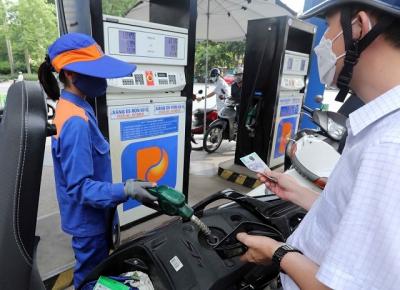Lùi thời gian điều chỉnh giá xăng dầu vào 1/2