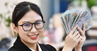Giá USD ngân hàng tăng mạnh, lên sát đỉnh cũ