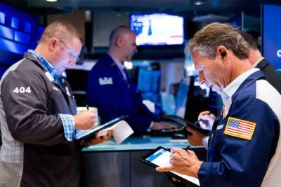 S&P 500 và Nasdaq lập kỷ lục mới sau báo cáo việc làm của Mỹ