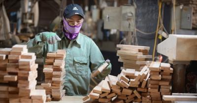 10 tháng bán trên sàn, doanh thu tăng từ 1.000 USD lên 7 chữ số