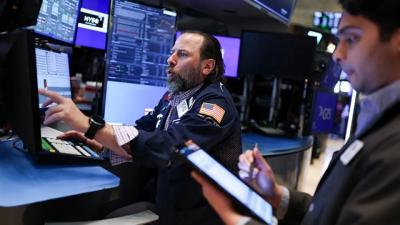 Dow Jones giảm hơn 1,000 điểm sau khi Mỹ xác nhận mức thuế cho Trung Quốc là 145%
