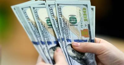 Giá USD ngân hàng tiếp đà suy yếu, tự do quay đầu đi lên