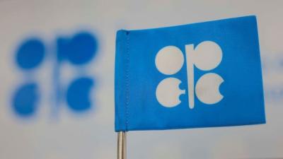 Dầu sụt 6% sau khi 8 thành viên OPEC+ nhất trí tăng sản lượng dầu