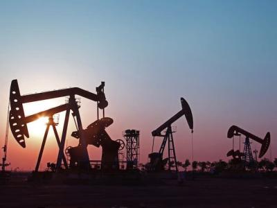 Dầu vọt hơn 4% sau khi ông Trump yêu cầu Iran đầu hàng vô điều kiện