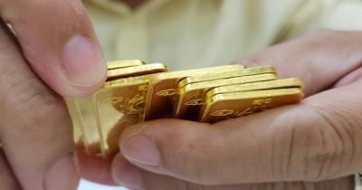 Vàng liên tục giảm giá, kim loại quý đã hết hấp dẫn?