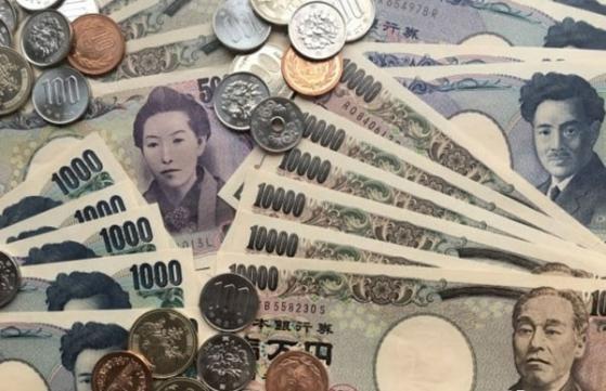 Đồng yen giảm xuống mức thấp nhất trong vòng 3 tuần qua