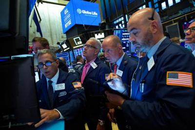 Dow Jones tăng 370 điểm chờ báo cáo lạm phát của Mỹ