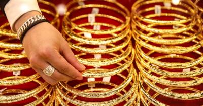 Sau cơn sốt, giá vàng giảm tới 12 triệu đồng/lượng: Có còn xuống thêm?