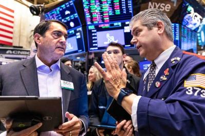 Dow Jones tăng hơn 300 điểm nhờ cổ phiếu công nghệ