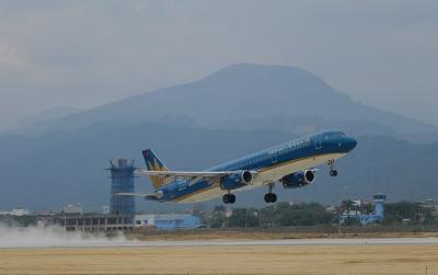 Đại diện Vietnam Airlines nói gì về việc tăng giá trần vé bay nội địa từ 1/3?
