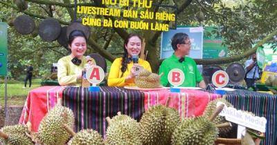 Nữ bí thư xã tham gia livestream, giúp nông dân bán gần 60 tấn sầu riêng 