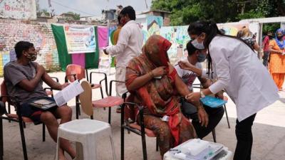 Nhờ vaccine, chứng khoán Ấn Độ tăng mạnh nhất thế giới