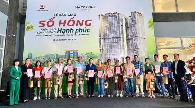 Vạn Xuân Group bàn giao sổ hồng dự án Happy One Central