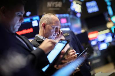 Nasdaq Composite giảm 3% do lo ngại bong bóng cổ phiếu AI