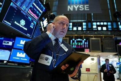 Dow Jones tương lai tăng hơn 240 điểm