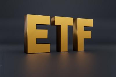 Quỹ ETF trăm triệu đô bán mạnh cổ phiếu trước lễ Giáng Sinh, lượng tiền mặt vọt lên gần 600 tỷ đồng
