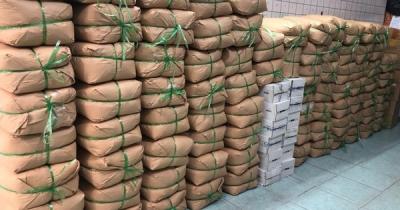 Phát hiện kho đường cát không rõ nguồn gốc ở quận Bình Thạnh