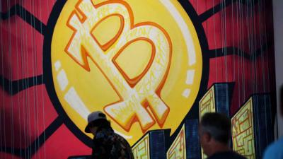 Bitcoin vượt 60,000 USD lần đầu tiên trong 6 tháng