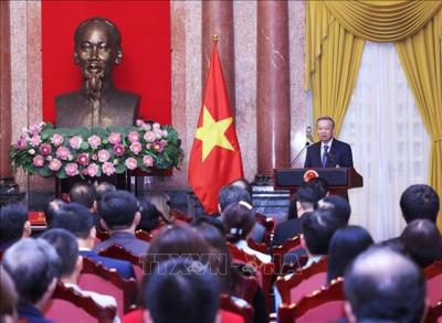 Tổng Bí thư, Chủ tịch nước: Cộng đồng doanh nghiệp Việt cần phải chủ động đổi mới, tái cấu trúc và cải tiến liên tục