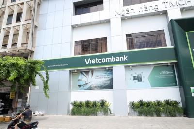 Vietcombank giảm lãi suất tiền gửi thấp kỷ lục, lãi 12 tháng chỉ còn 5.1%/năm