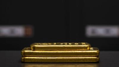 Vàng thế giới lần đầu tiên chạm ngưỡng 4,000 USD/oz