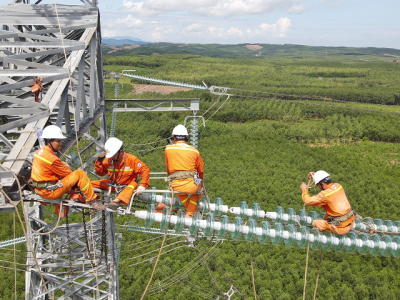 Thủ tướng yêu cầu hỗ trợ tối đa cho thi công đường dây 500kV mạch 3 trước 30/06