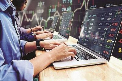 Theo dấu dòng tiền cá mập 23/03: Tự doanh tiếp tục bán ròng