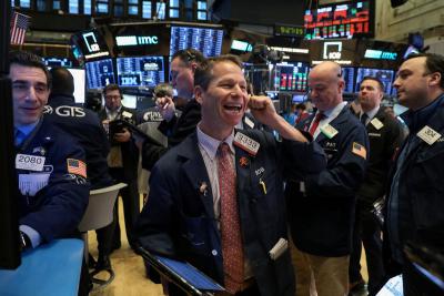 Dow Jones bật tăng 750 điểm trước dự báo thị trường đã đạt đáy