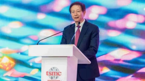 Ông chủ của 'vua chip' TSMC tuyên bố từ chức