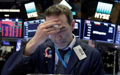 Dow Jones giảm hơn 500 điểm sau bài phát biểu của Chủ tịch Fed