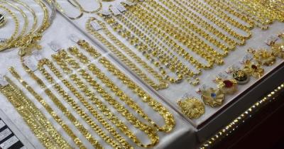 Giá vàng nhẫn rớt mạnh, vàng miếng SJC "bất động"