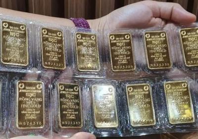 Giá vàng cùng đi xuống, thương hiệu SJC lùi về ngưỡng 120,6 triệu đồng