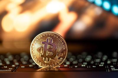 Bitcoin lập kỷ lục mới trên 112,000 USD