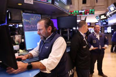 Dow Jones mất 2,200 điểm, S&P 500 giảm 10% trong 2 phiên