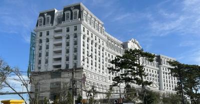 Chủ khách sạn 5 sao Merperle Dalat Hotel nộp phạt, chấp hành đình chỉ thi công