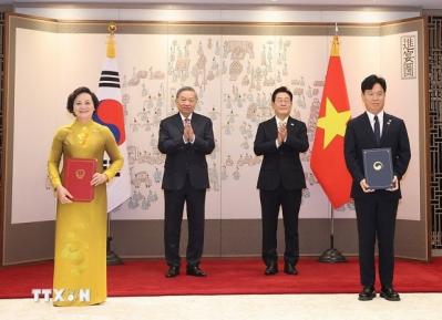 Việt Nam - Hàn Quốc trao đổi 10 biên bản thỏa thuận, ghi nhớ hợp tác trong nhiều lĩnh vực