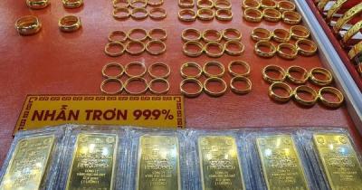 Diễn biến mới sau hơn 2 tuần áp dụng quy định mua bán vàng trên 20 triệu phải chuyển khoản
