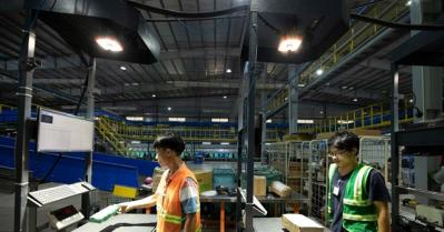Thu thuế tự động hàng nhập khẩu giá trị nhỏ: Hàng giá rẻ bất thường hết đất sống?
