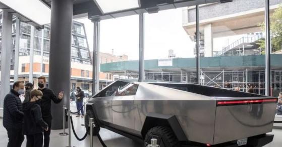 Tesla cấm người mua Cybertruck 'kỳ quái' bán lại xe trong 1 năm