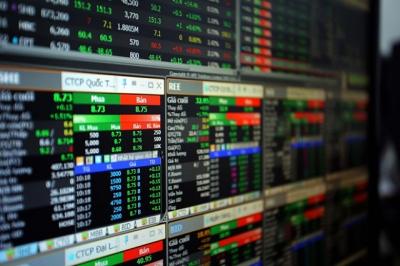 Bán 'chui' cổ phiếu: Thị trường chứng khoán có là 'công cụ đầu cơ'?