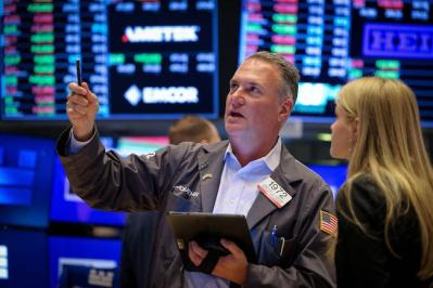 S&P 500 tăng 4 phiên liên tiếp, Dow Jones cộng hơn 250 điểm