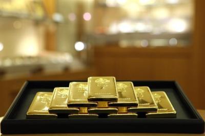 Vàng tương lai tăng 1.5% sau khi Mỹ bị hạ bậc xếp hạng tín nhiệm