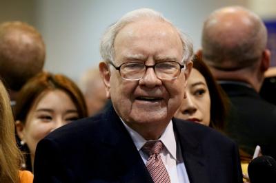 Warren Buffett không lo AI sẽ thay thế mình