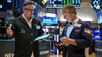 Dow Jones bật tăng 1,100 điểm, S&P 500 vọt 3% sau khi Mỹ - Trung giảm thuế