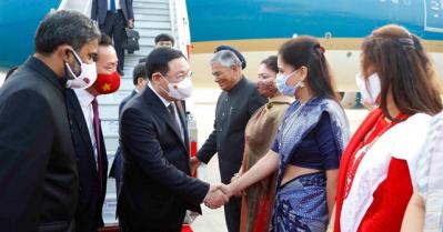 Chủ tịch Quốc hội Vương Đình Huệ thăm chính thức Ấn Độ