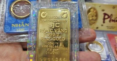 Sáng 4-4, giá vàng miếng SJC, vàng nhẫn cùng rớt mạnh
