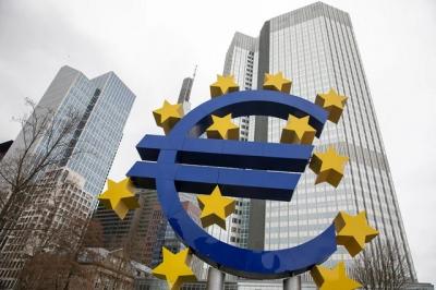 Kinh tế sụt giảm, Eurozone đối mặt với nguy cơ suy thoái ngày càng cao