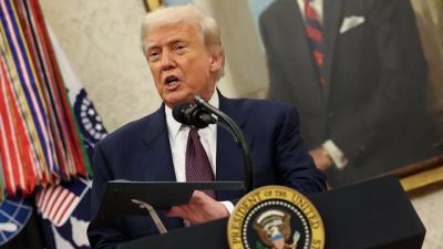 Ông Trump dọa thuế quan 100% với chip, miễn cho công ty cam kết sản xuất tại Mỹ
